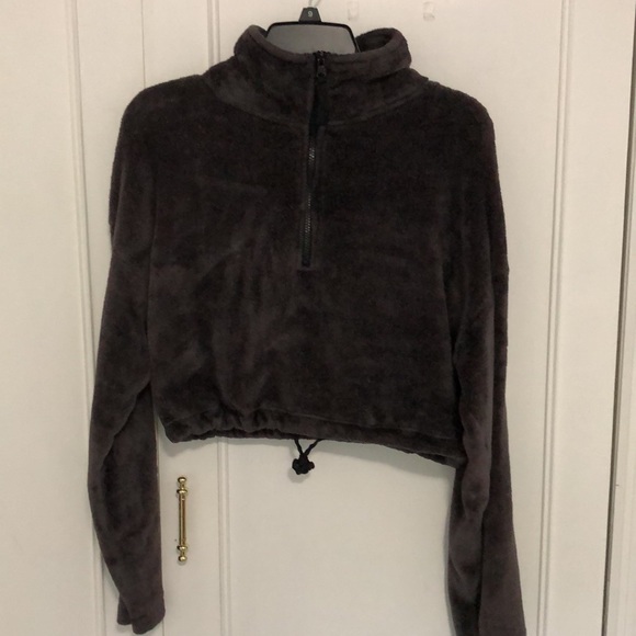Urban Outfitters Angela Fleece Crop Pullover - Picture 8 of 10